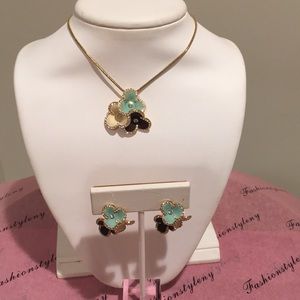 Triple Flower Fashion Jewelry Set.